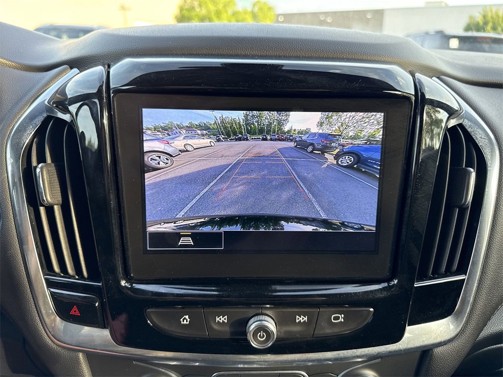 Used 2022 Chevrolet Traverse LT image 32