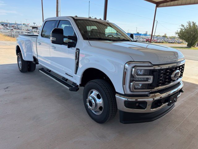 New 2026 Ford F350 Lariat w/ FX4 Off-Road Package