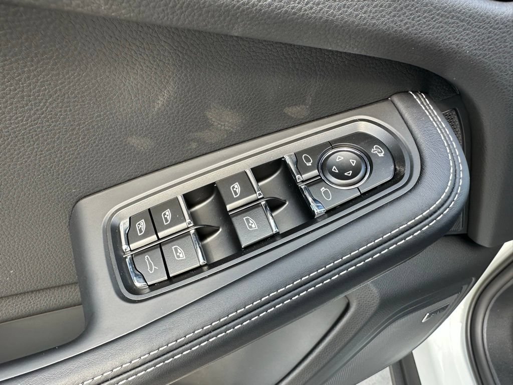 Certified 2026 Porsche Macan S AWD/4WD image 22