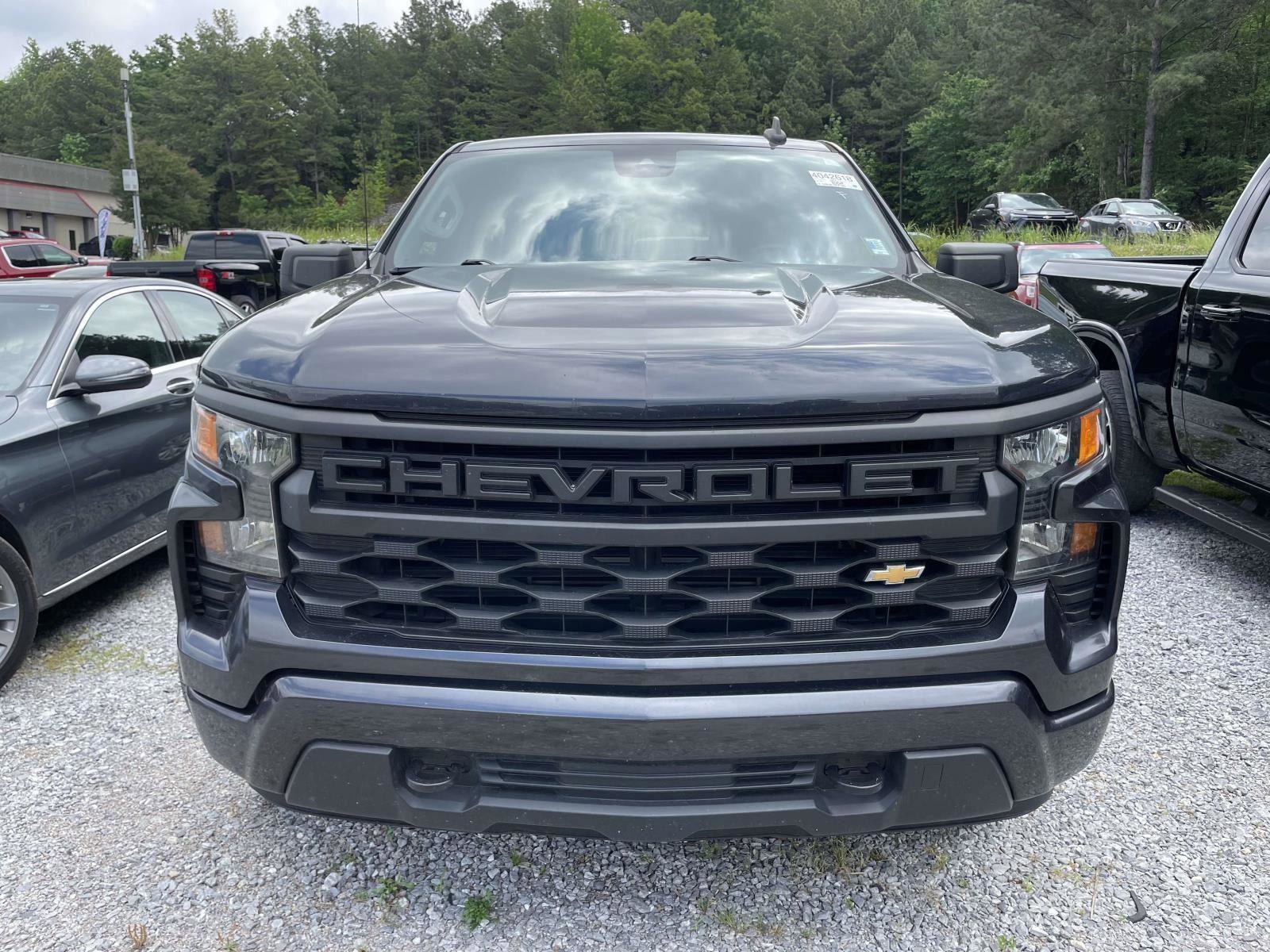 Used 2022 Chevrolet Silverado 1500 Custom RWD image 2