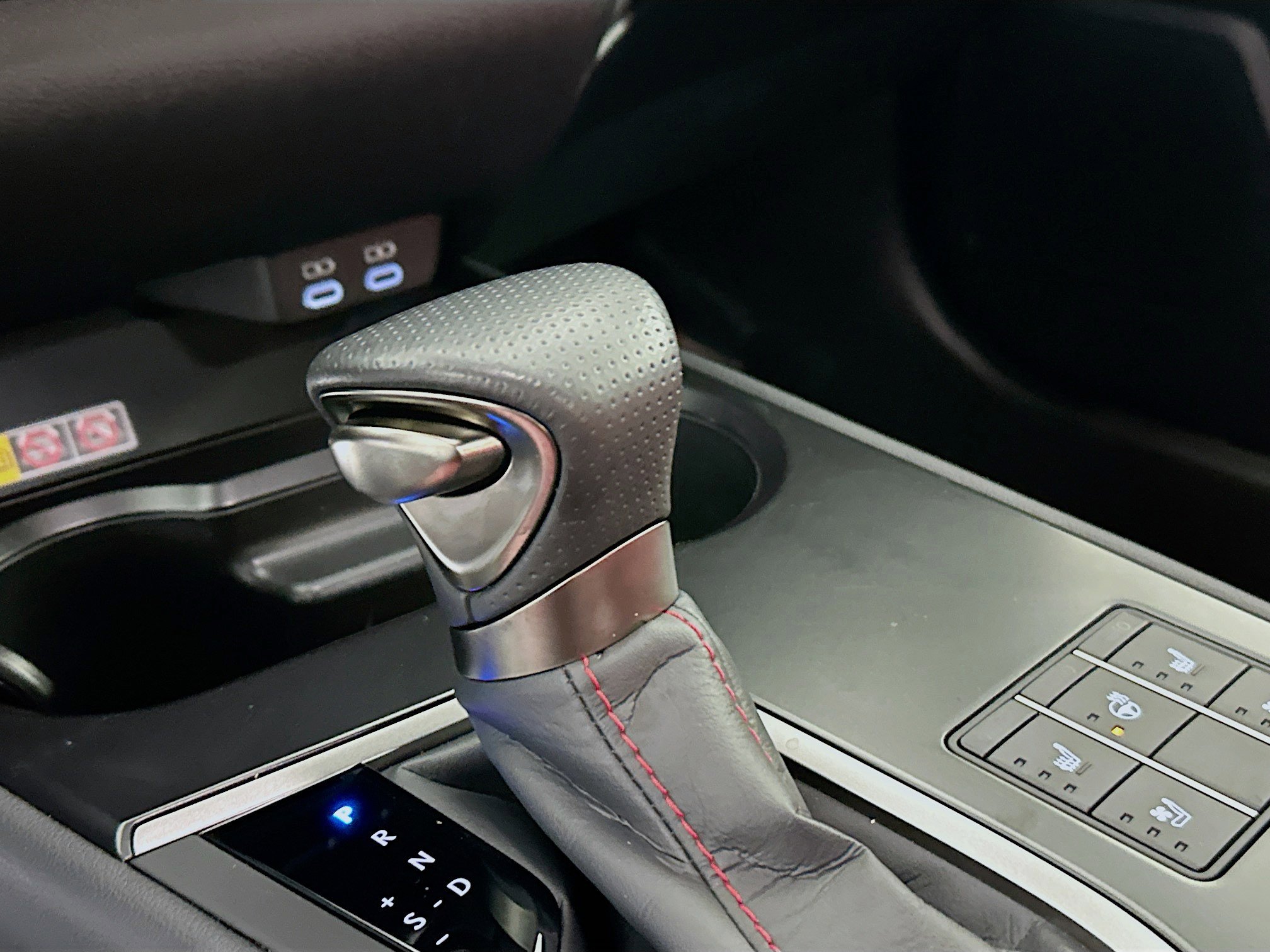 Used 2024 Lexus UX 250h F Sport image 21