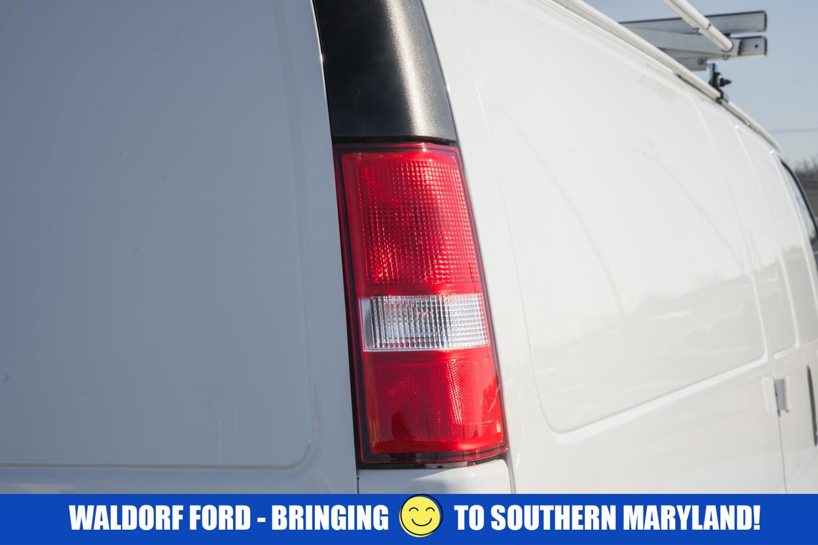 Used 2025 Chevrolet Express 2500 Extended w/ Communications Package image 7