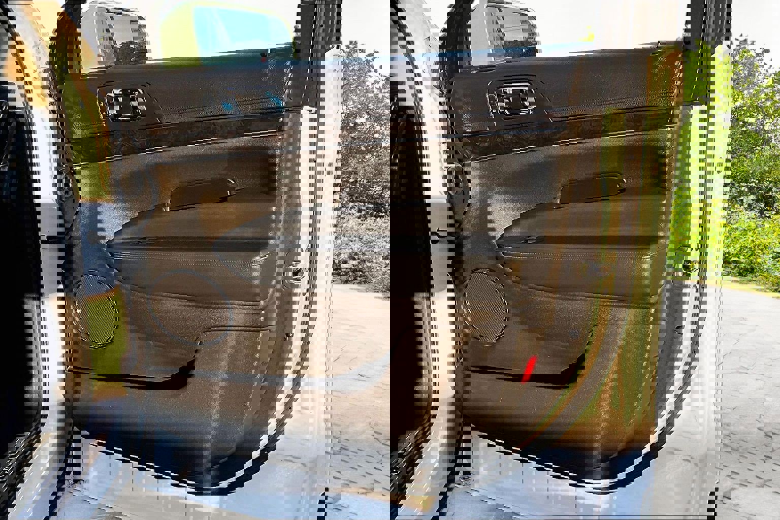 Used 2013 Lincoln MKT AWD image 24