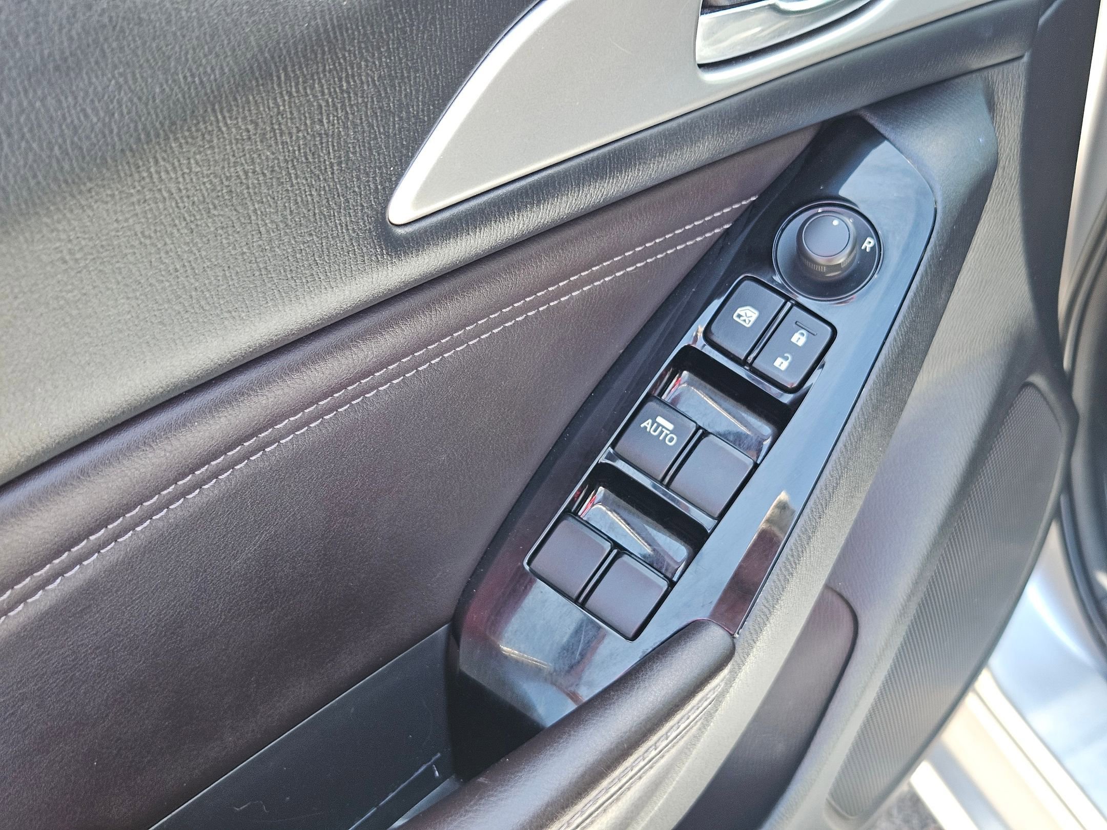 Used 2018 MAZDA MAZDA3 Touring FWD image 12