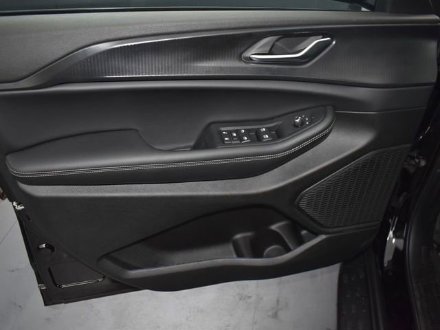 New 2025 Jeep Grand Cherokee L Altitude image 12