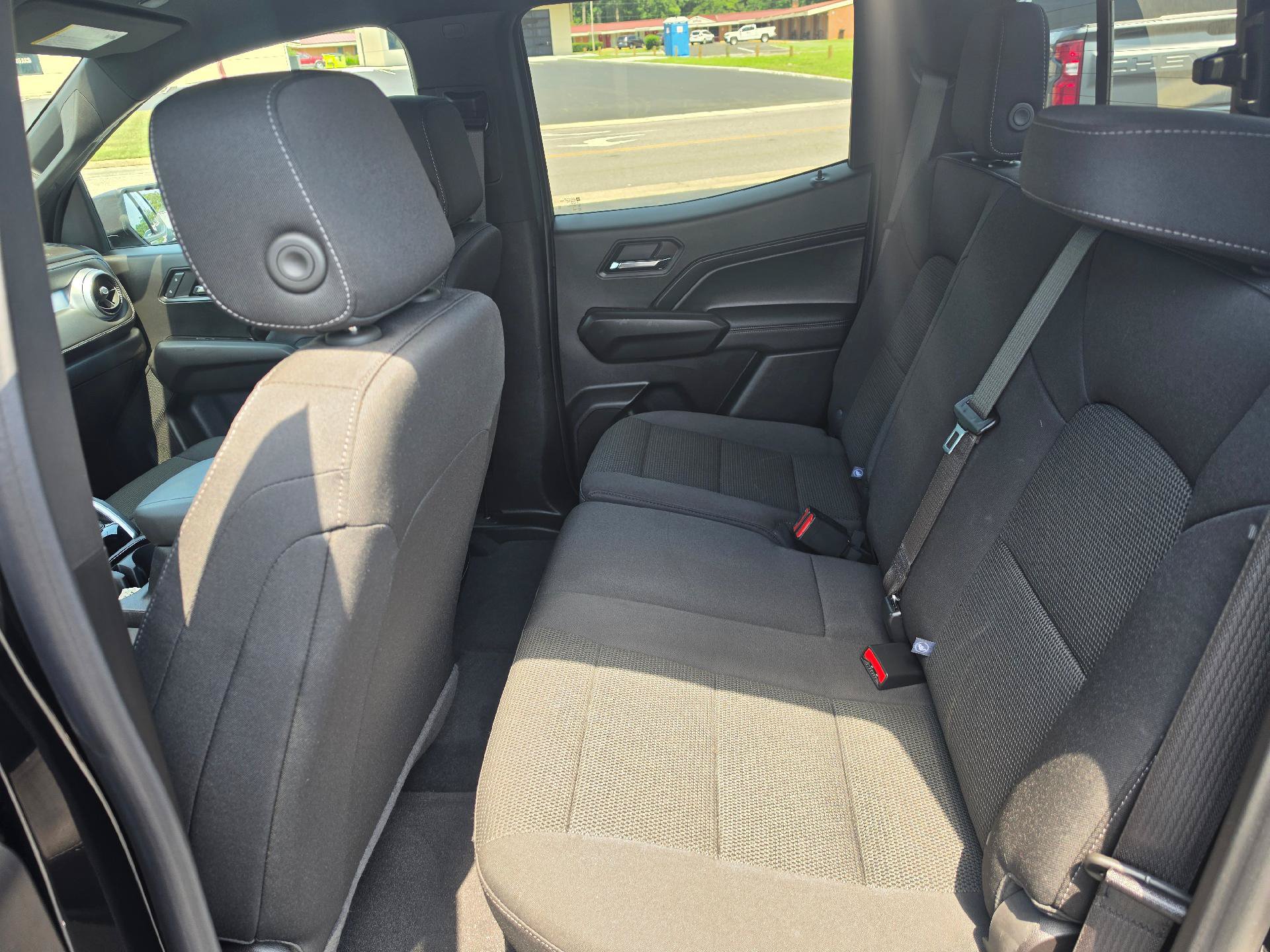 Used 2024 Chevrolet Colorado LT w/ LT Convenience Package RWD image 8