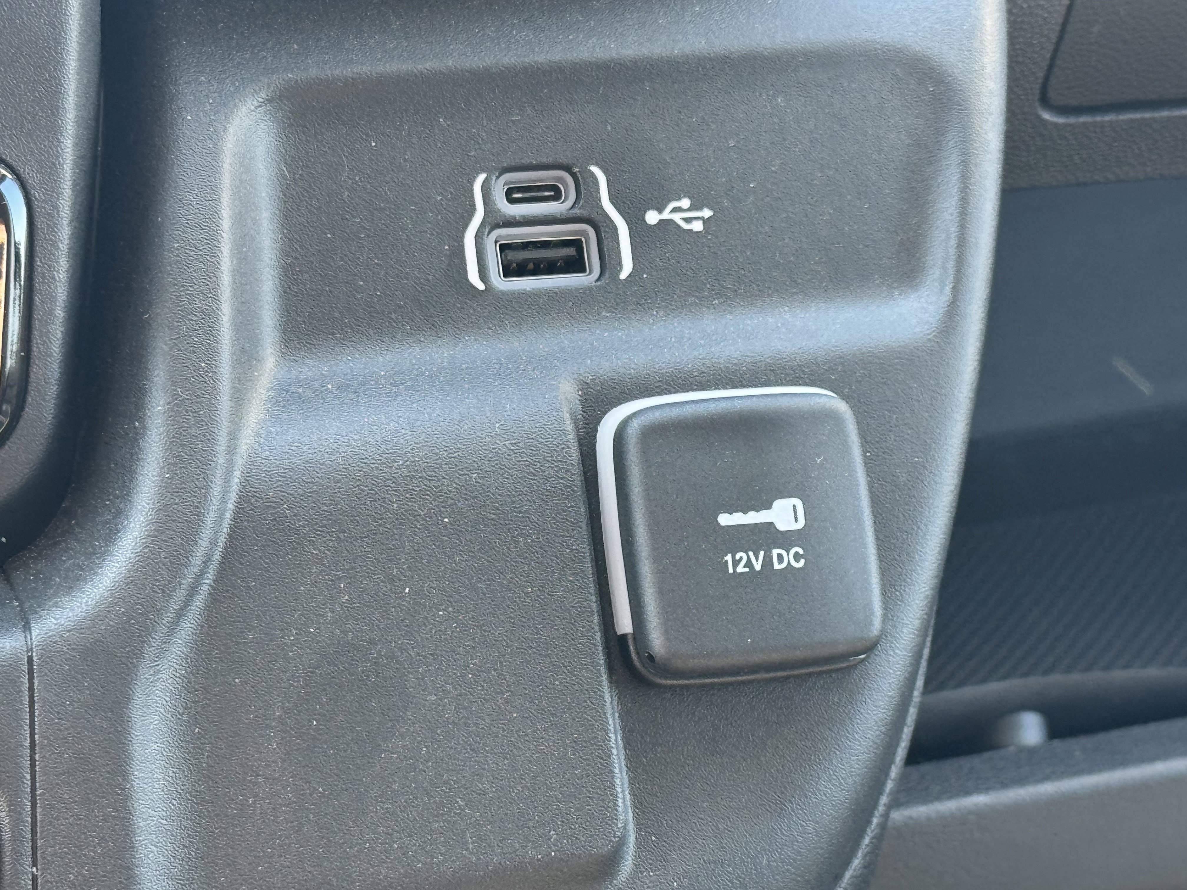 Used 2025 RAM ProMaster 2500 w/ Convenience Group image 13