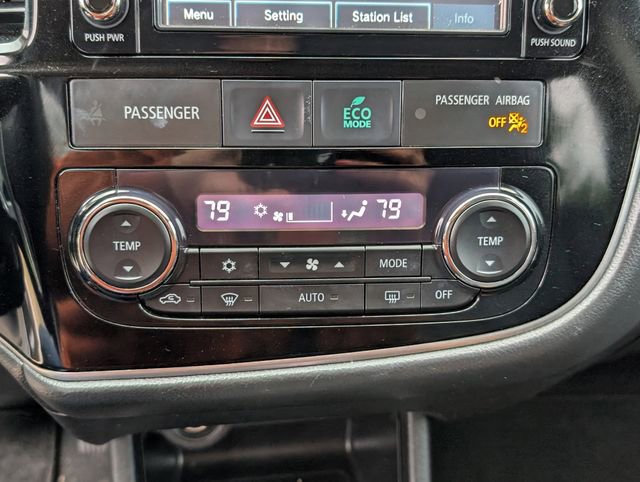 Used 2016 Mitsubishi Outlander GT image 21