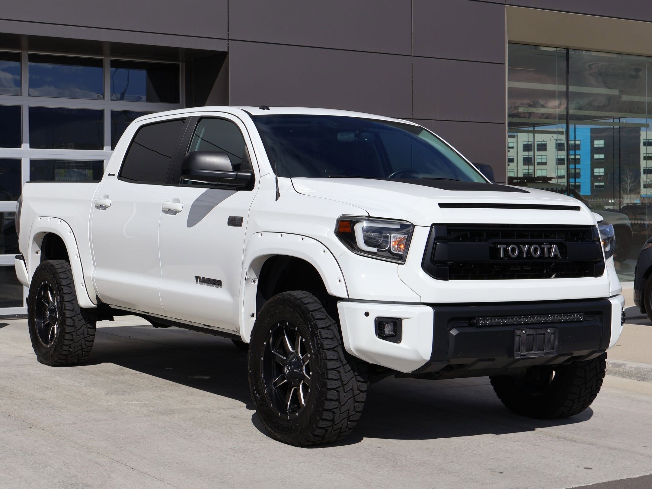 Used 2017 Toyota Tundra Limited image 3