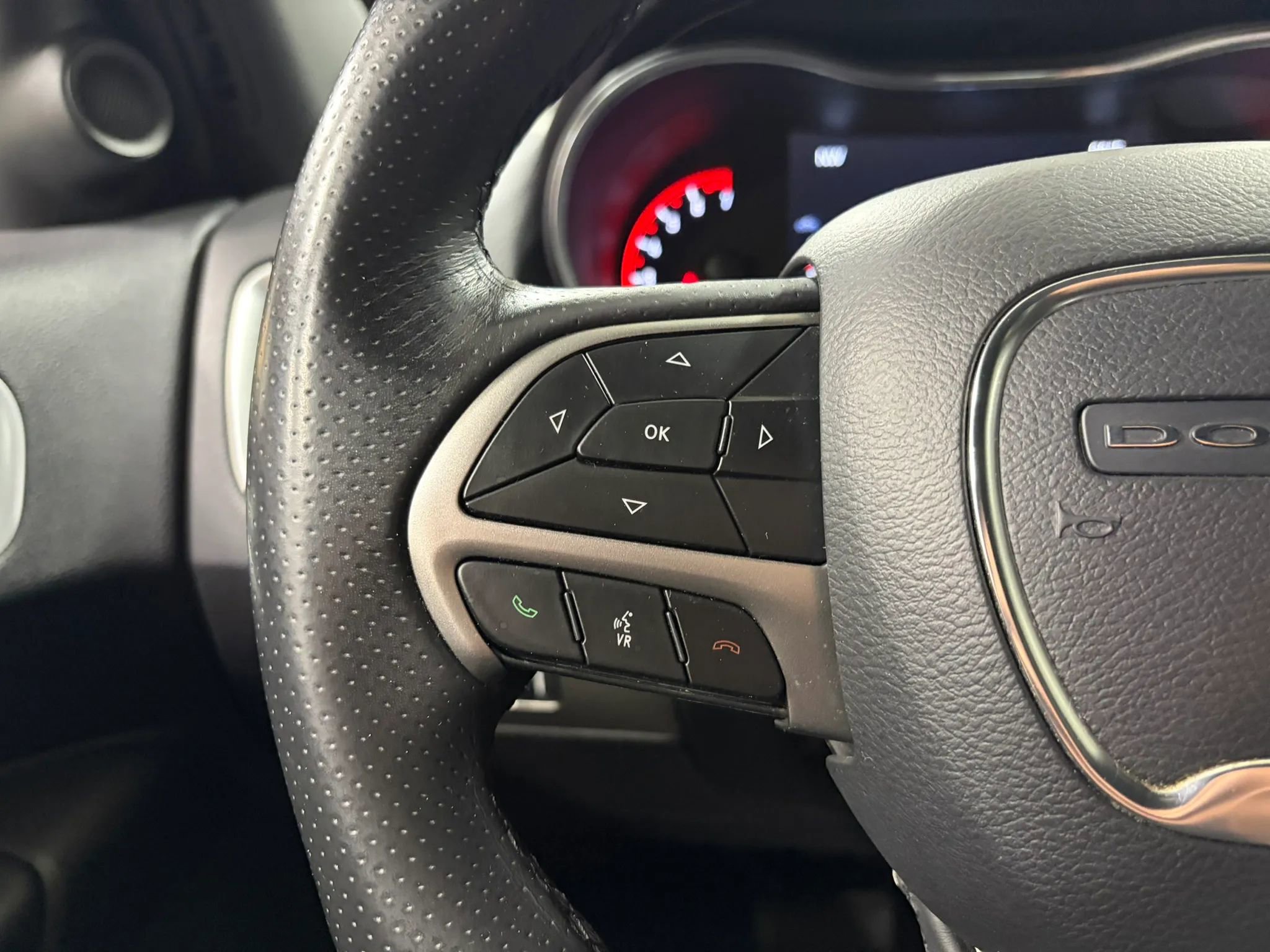 Used 2019 Dodge Durango SXT AWD/4WD image 32