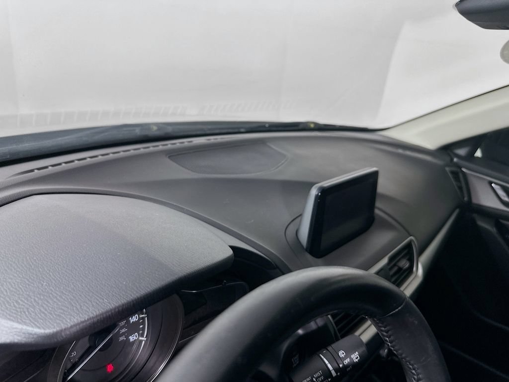 Used 2018 MAZDA MAZDA3 Touring FWD image 14