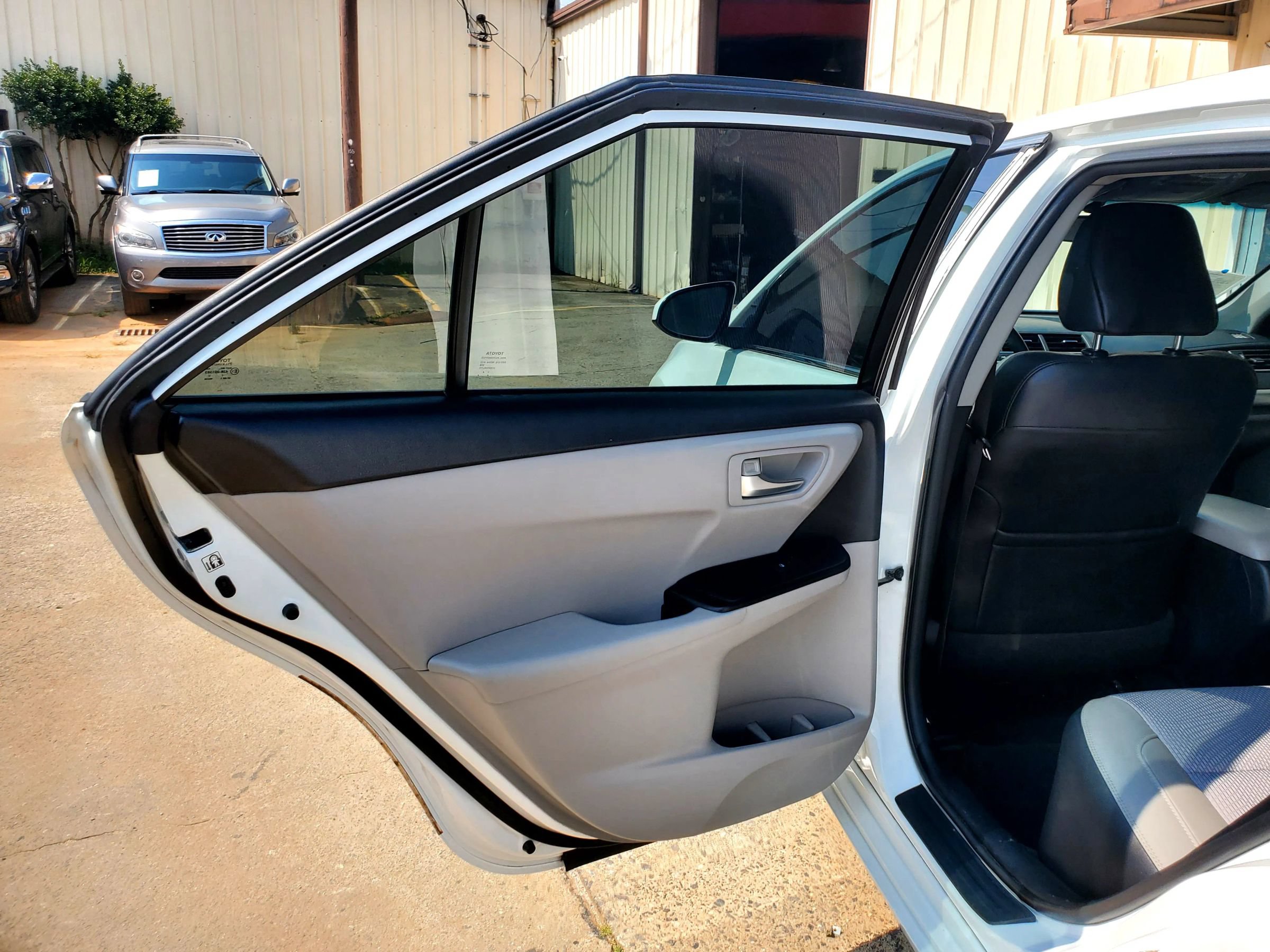 Used 2017 Toyota Camry SE FWD image 22