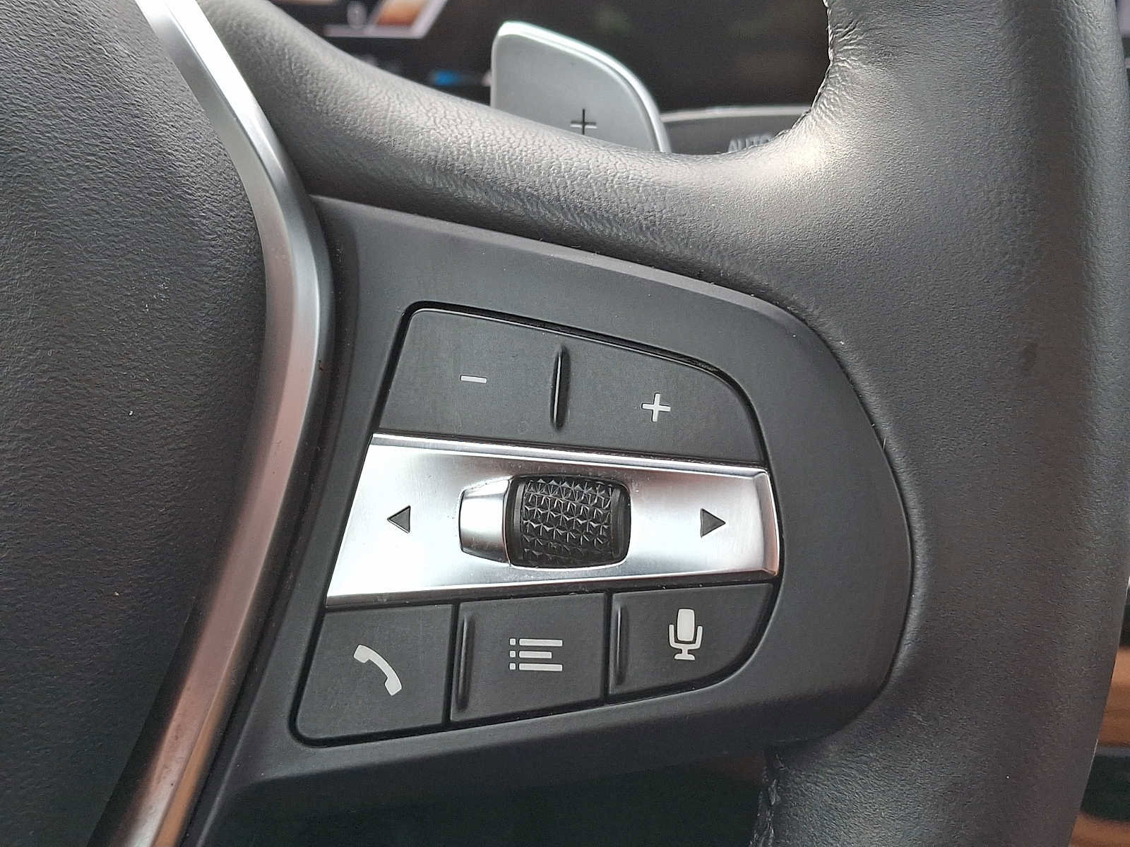 Used 2023 BMW 330i xDrive Sedan w/ Premium Package image 15