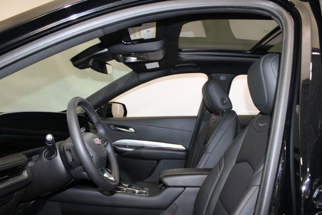 Certified 2024 Cadillac XT4 Premium Luxury image 9