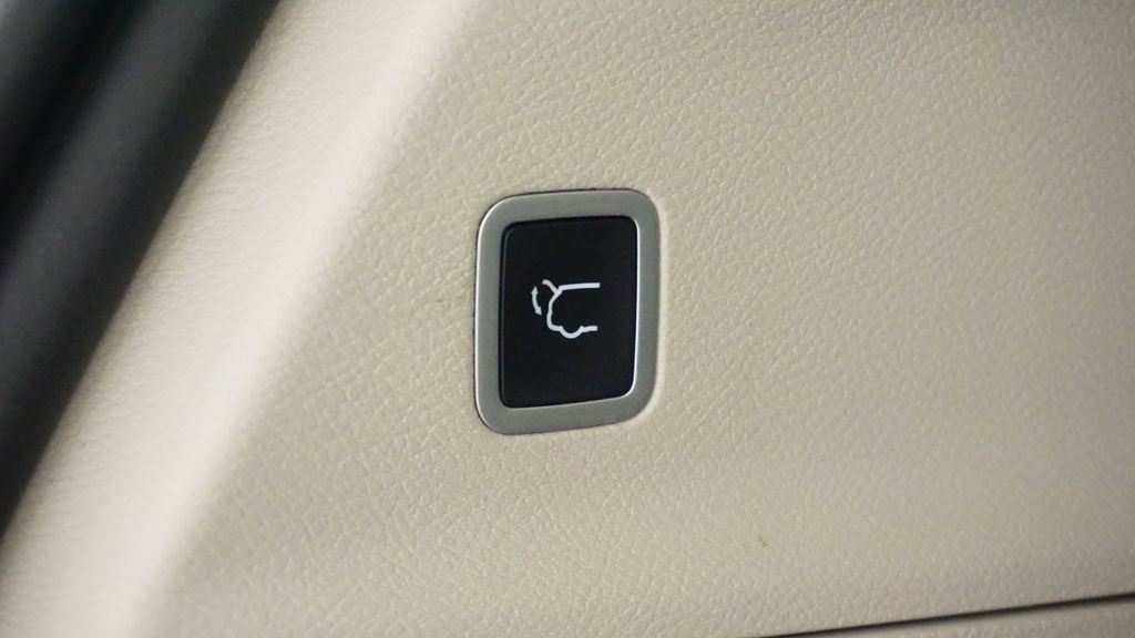 Used 2024 Chrysler Pacifica Limited FWD image 20