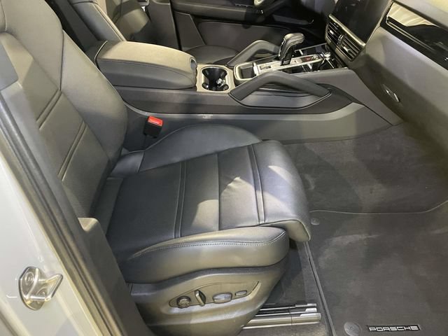 Certified 2023 Porsche Cayenne AWD/4WD image 24