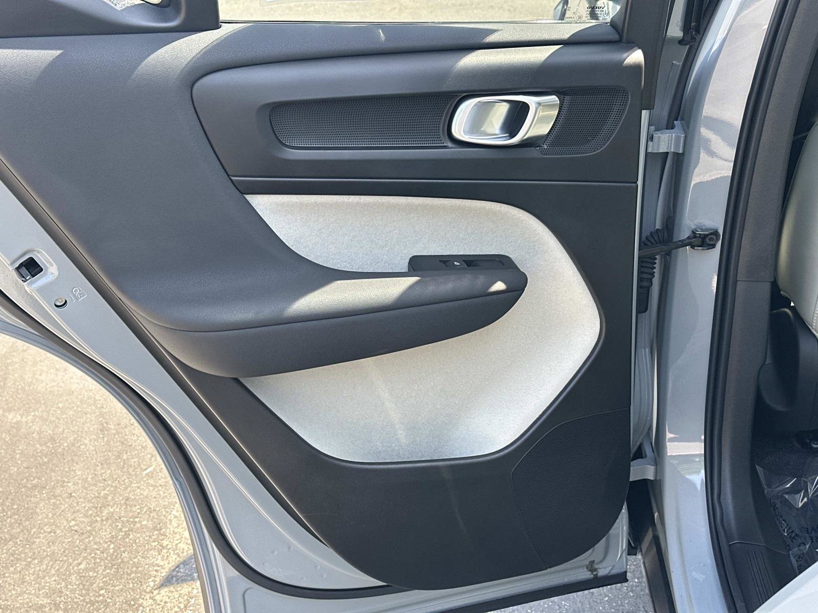 Certified 2026 Volvo XC40 B5 Plus w/ Protection Package Premier AWD/4WD image 20