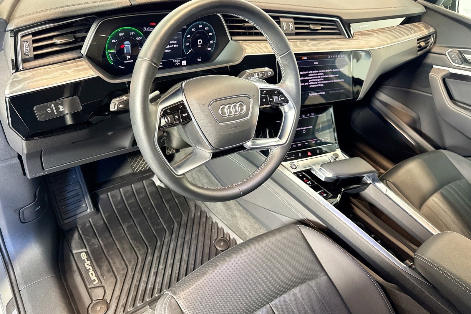 Used 2024 Audi Q8 e-tron Premium Plus w/ Premium Plus Package image 9