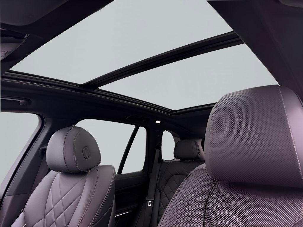 Used 2023 BMW X5 sDrive40i w/ Climate Comfort Package image 16