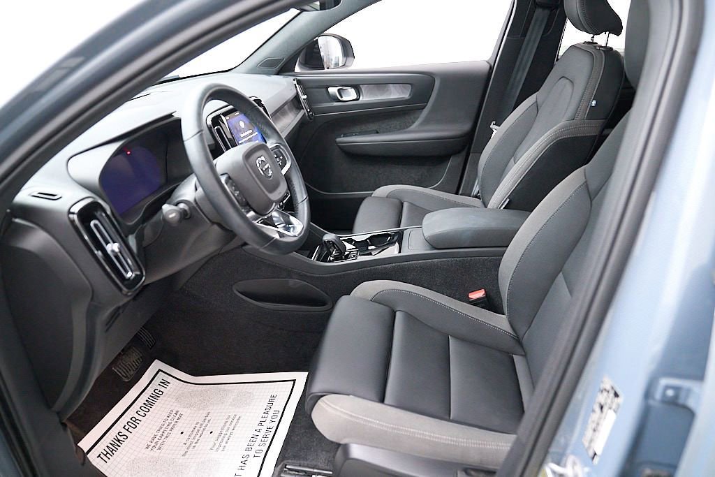 Used 2023 Volvo C40 Recharge Core AWD/4WD image 16