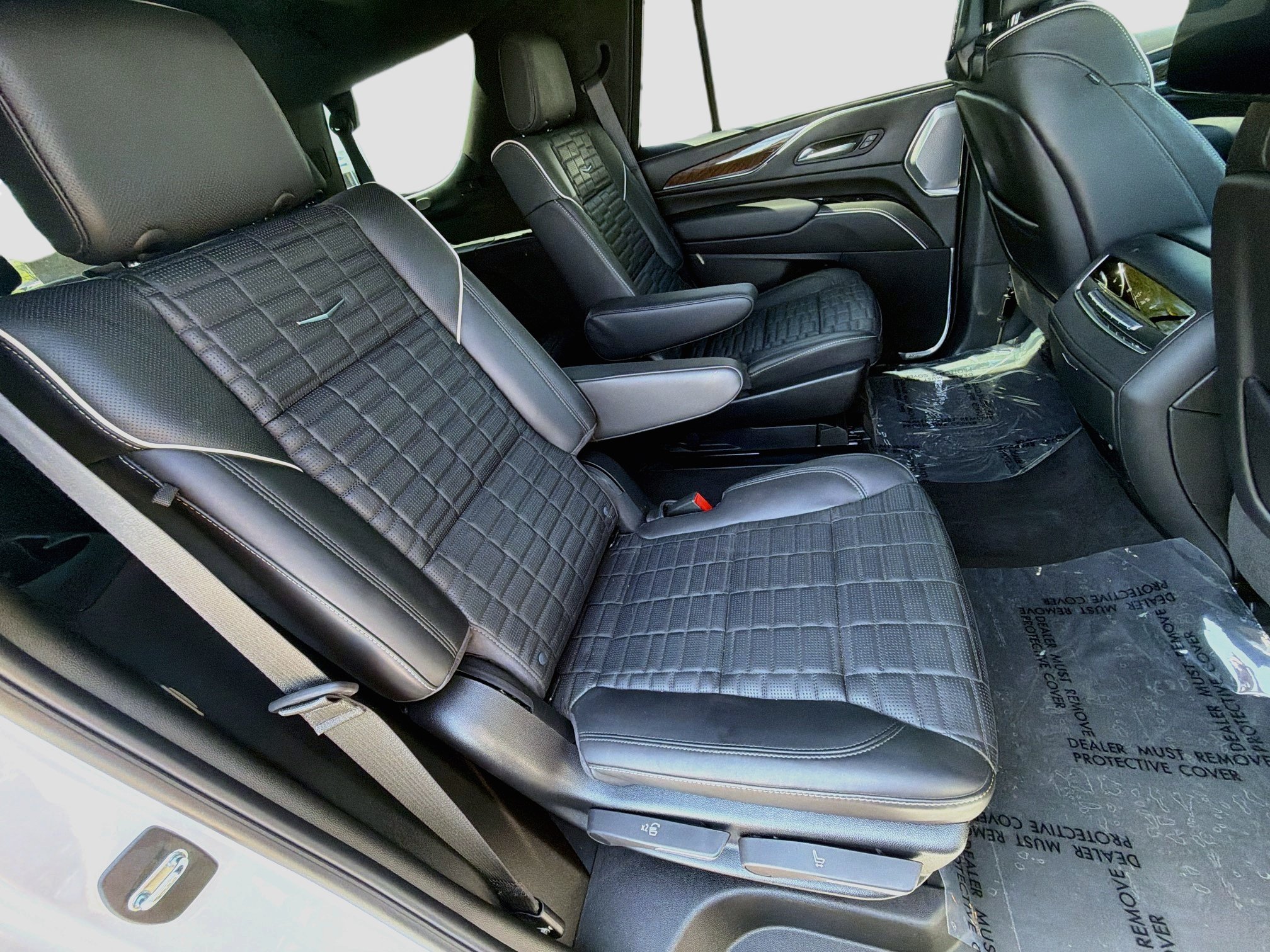 Certified 2023 Cadillac Escalade Sport Platinum w/ LPO, ONYX Package AWD/4WD image 31