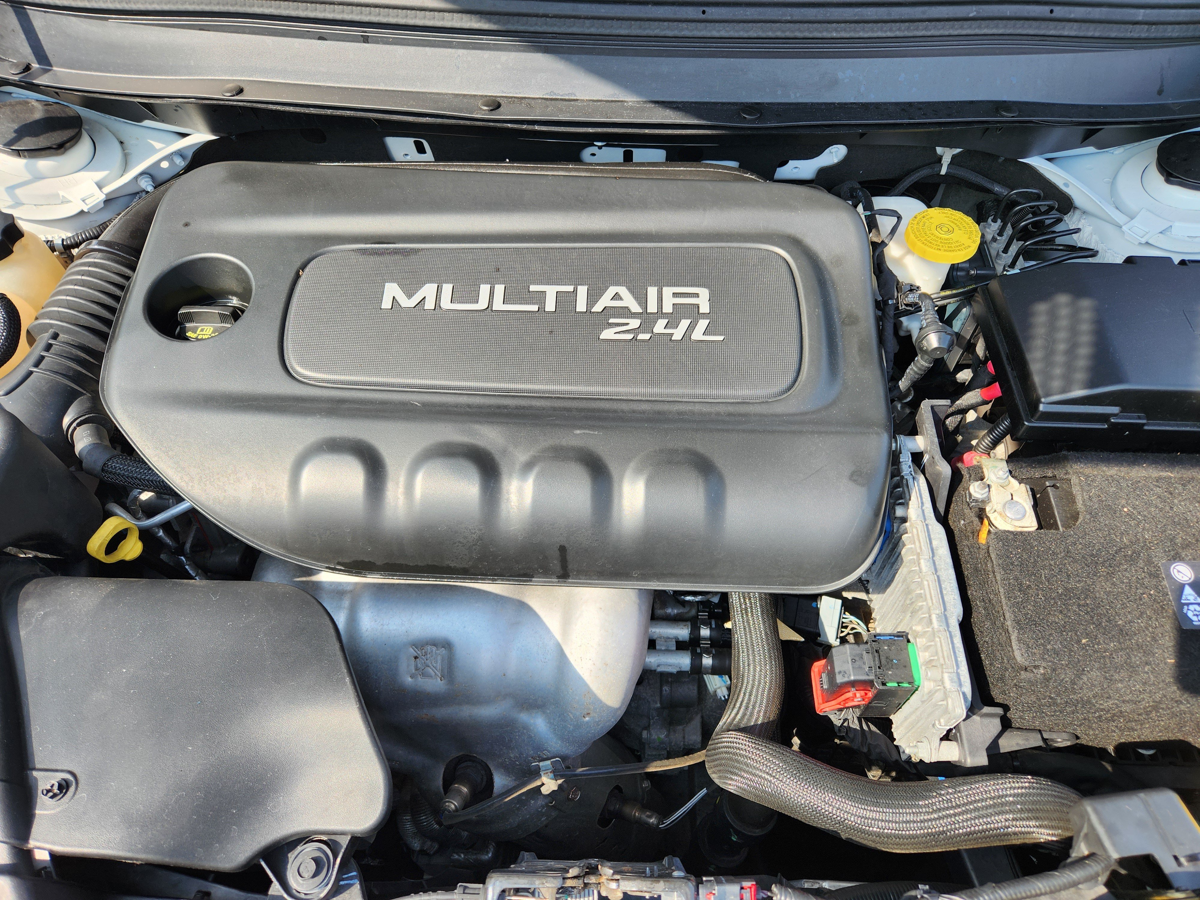 Used 2017 Jeep Cherokee Limited AWD/4WD image 9