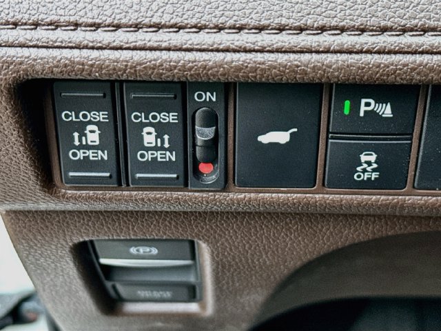 Used 2025 Honda Odyssey Touring image 7