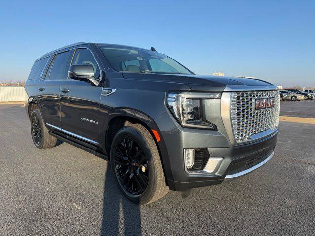 Used 2021 GMC Yukon Denali w/ Denali Premium Package RWD image 12