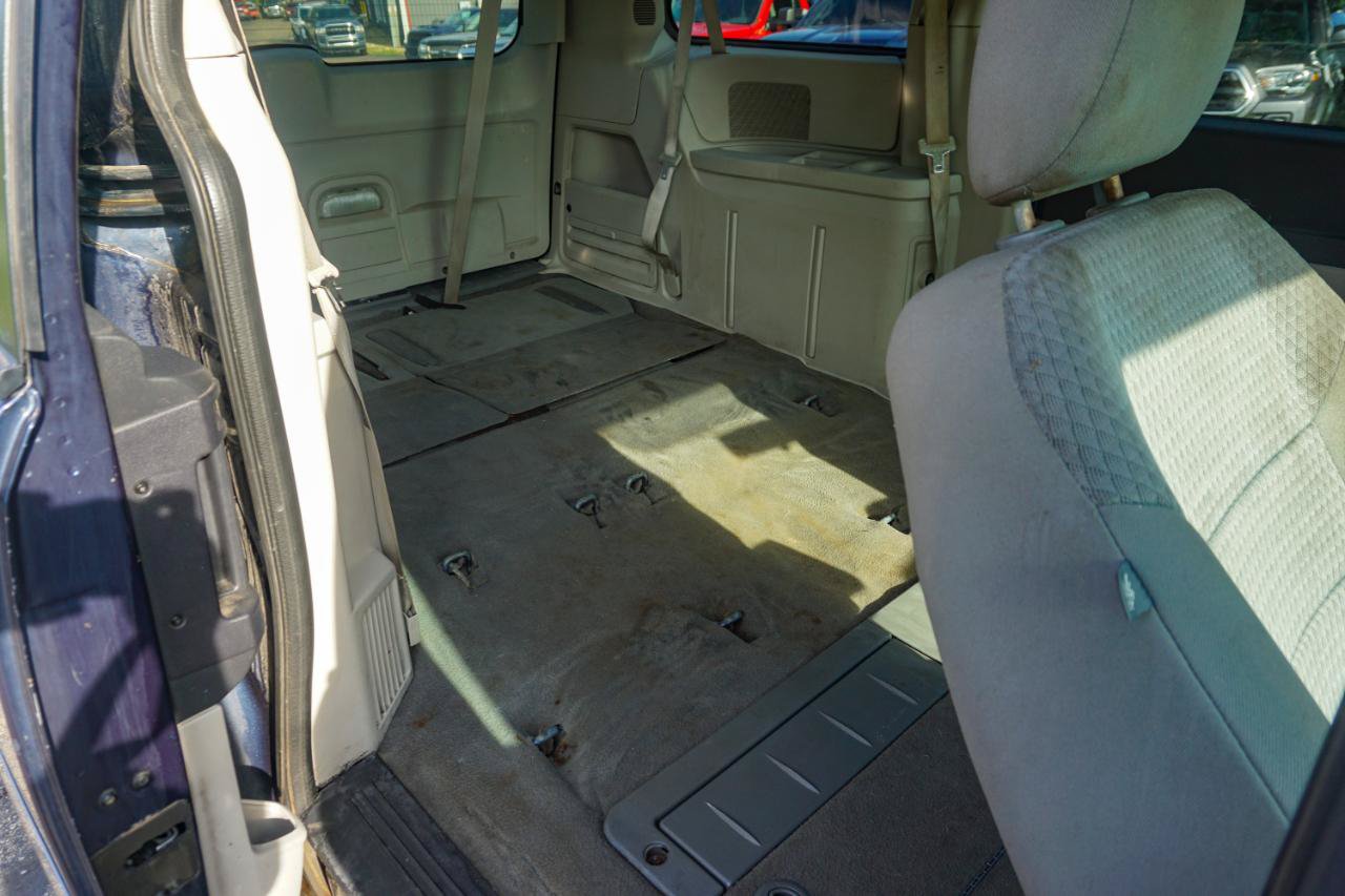 Used 2008 Dodge Grand Caravan SXT FWD image 14
