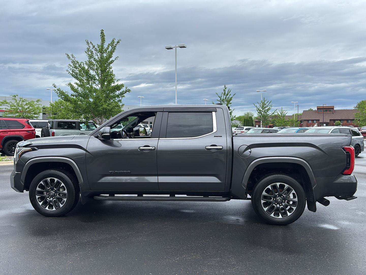 Used 2025 Toyota Tundra Limited AWD/4WD image 27