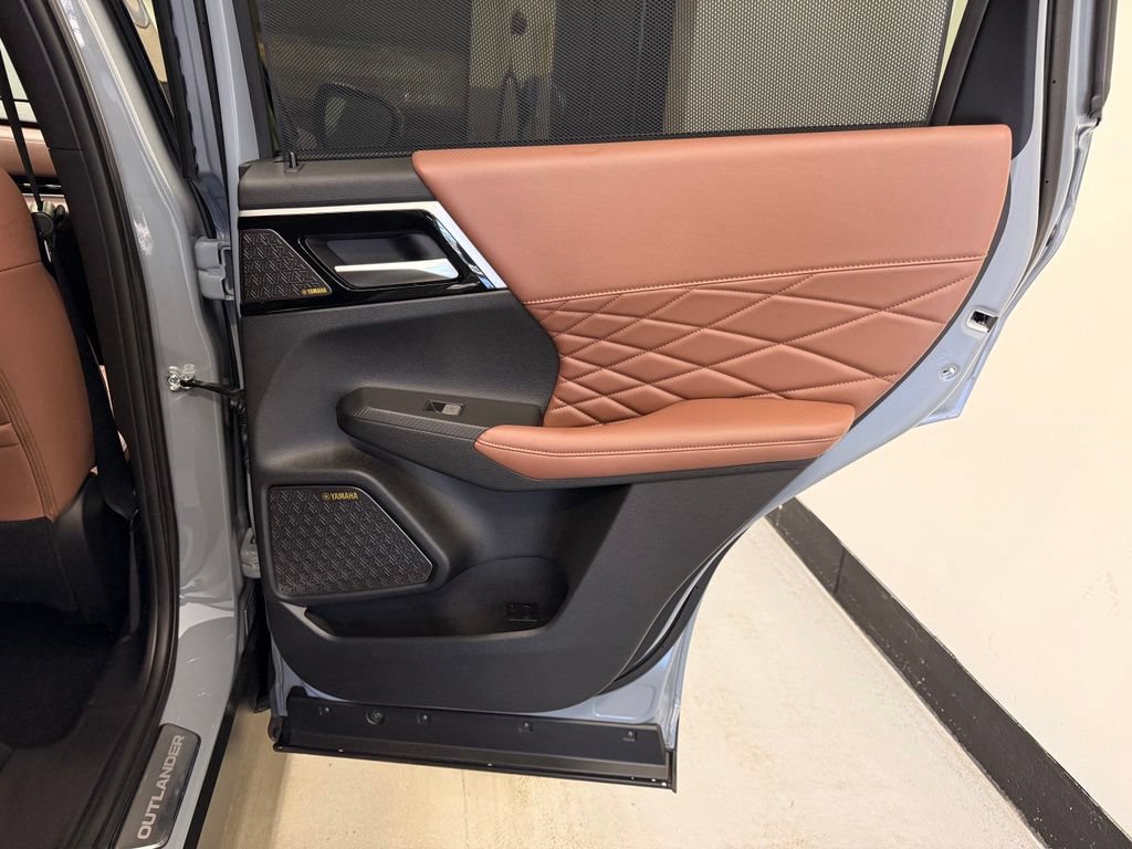 Used 2025 Mitsubishi Outlander SEL AWD/4WD image 25