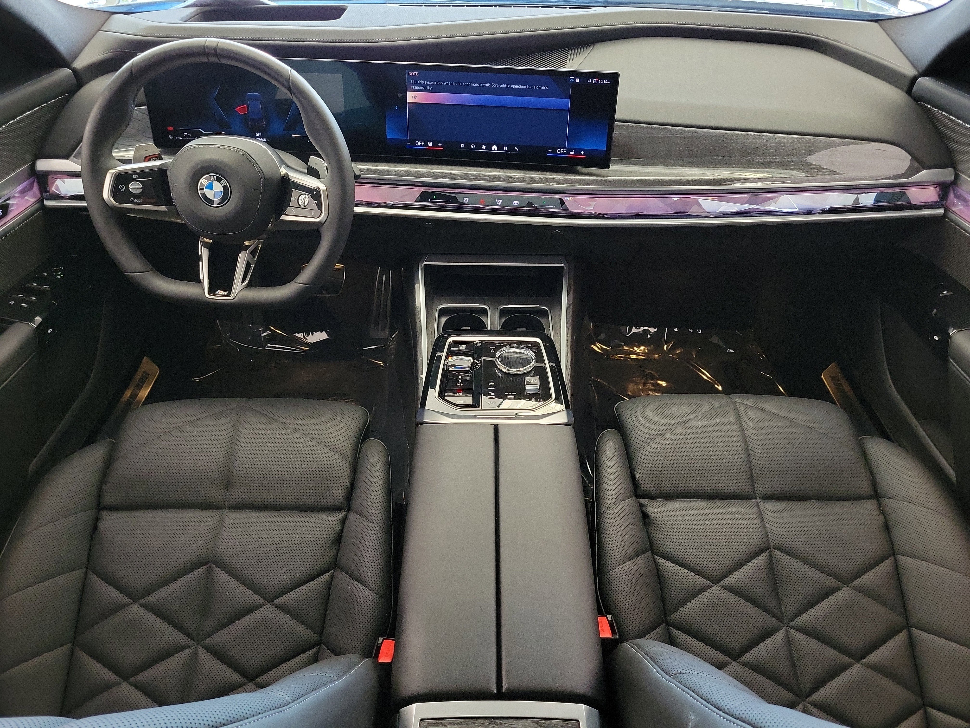 Used 2025 BMW 740i w/ Premium Package RWD image 13