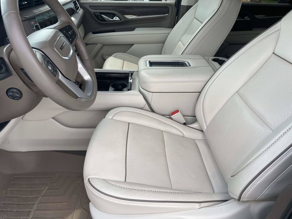 Used 2024 GMC Yukon XL Denali w/ Denali Reserve Package AWD/4WD image 13