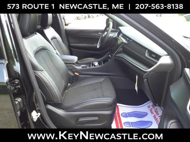 New 2024 Jeep Grand Cherokee L Altitude AWD/4WD image 11
