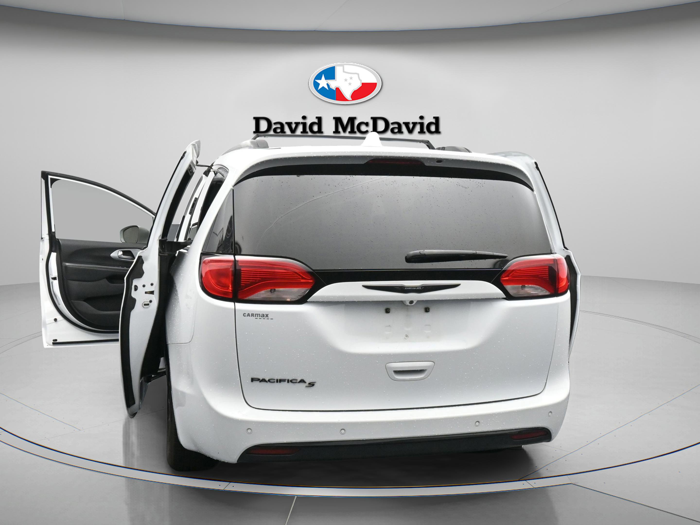 Used 2020 Chrysler Pacifica Touring-L w/ S Appearance Package image 37