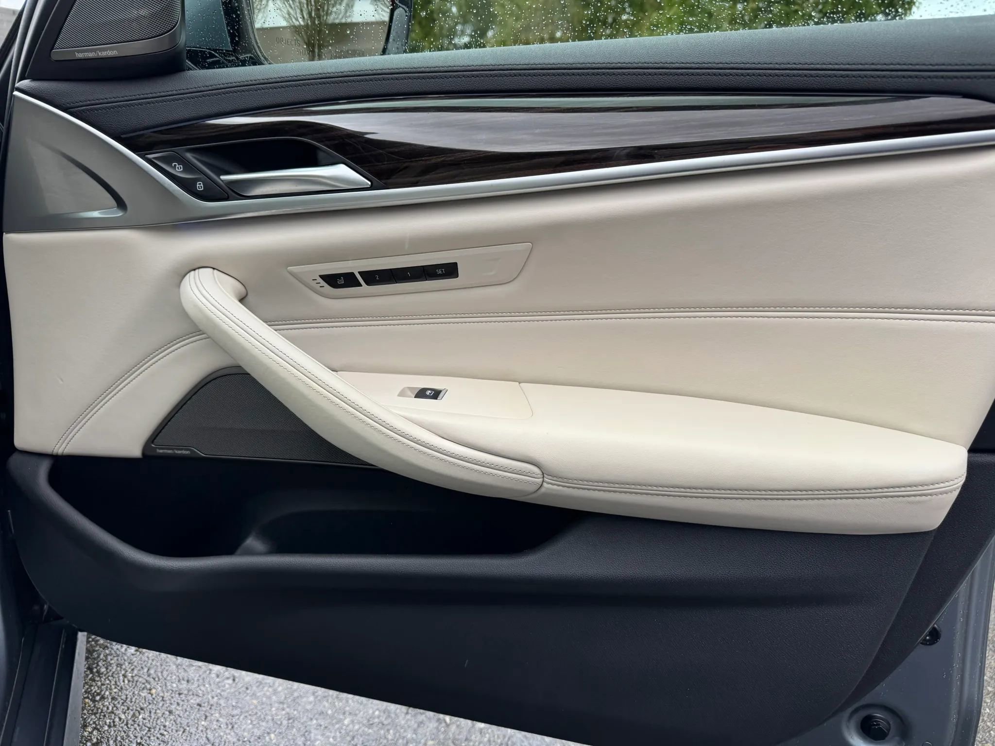 Used 2018 BMW 530e xDrive image 38