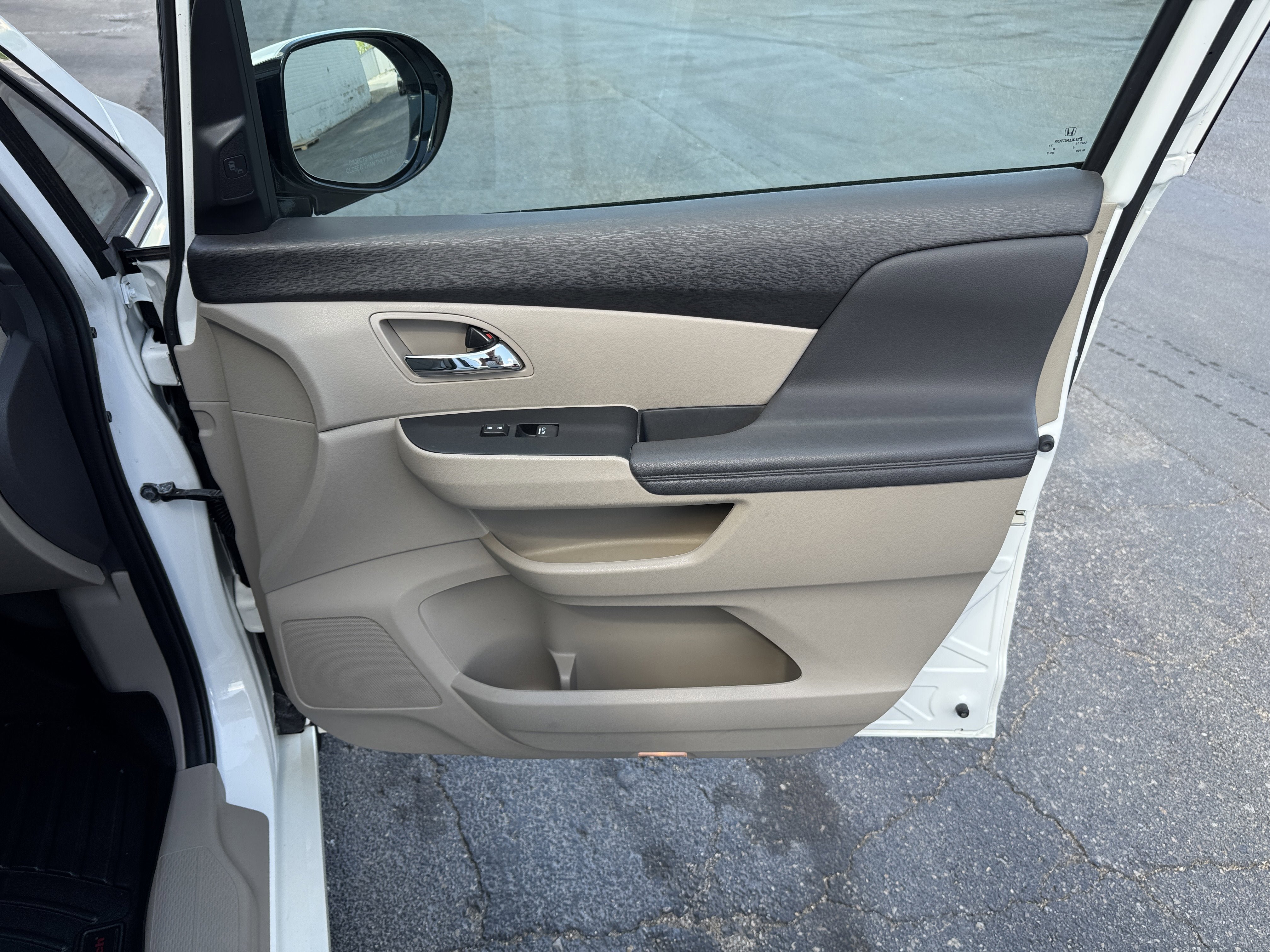 Used 2014 Honda Odyssey Touring Elite image 28
