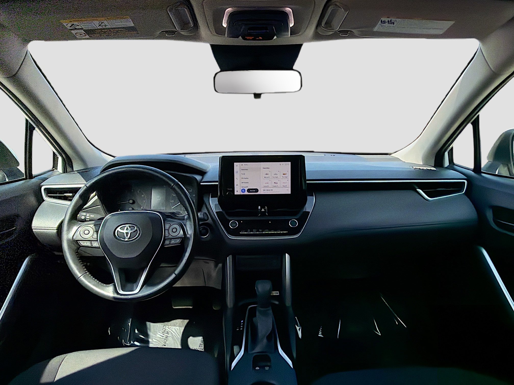 Used 2023 Toyota Corolla Cross LE image 15