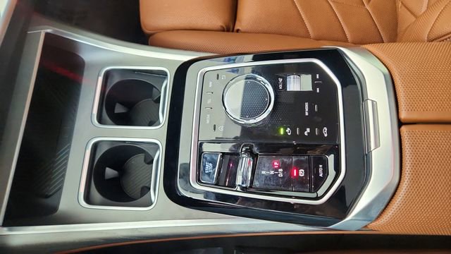 Used 2023 BMW i7 xDrive60 w/ Executive Package 2 image 56