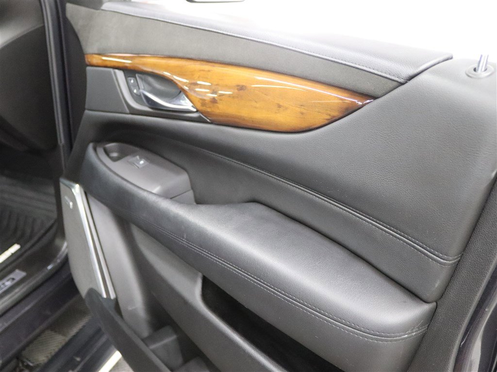 Used 2016 Cadillac Escalade ESV Premium AWD/4WD image 36