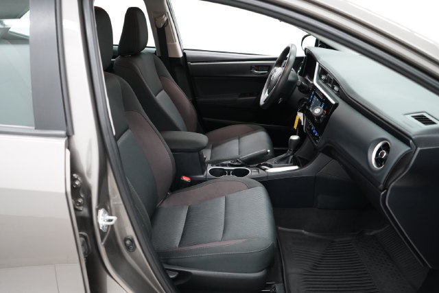 Used 2018 Toyota Corolla LE FWD image 41