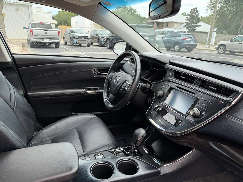 Used 2016 Toyota Avalon XLE Plus FWD image 29