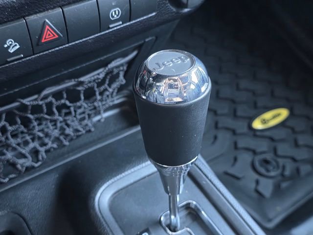 Used 2016 Jeep Wrangler Unlimited Sahara w/ Connectivity Group image 26