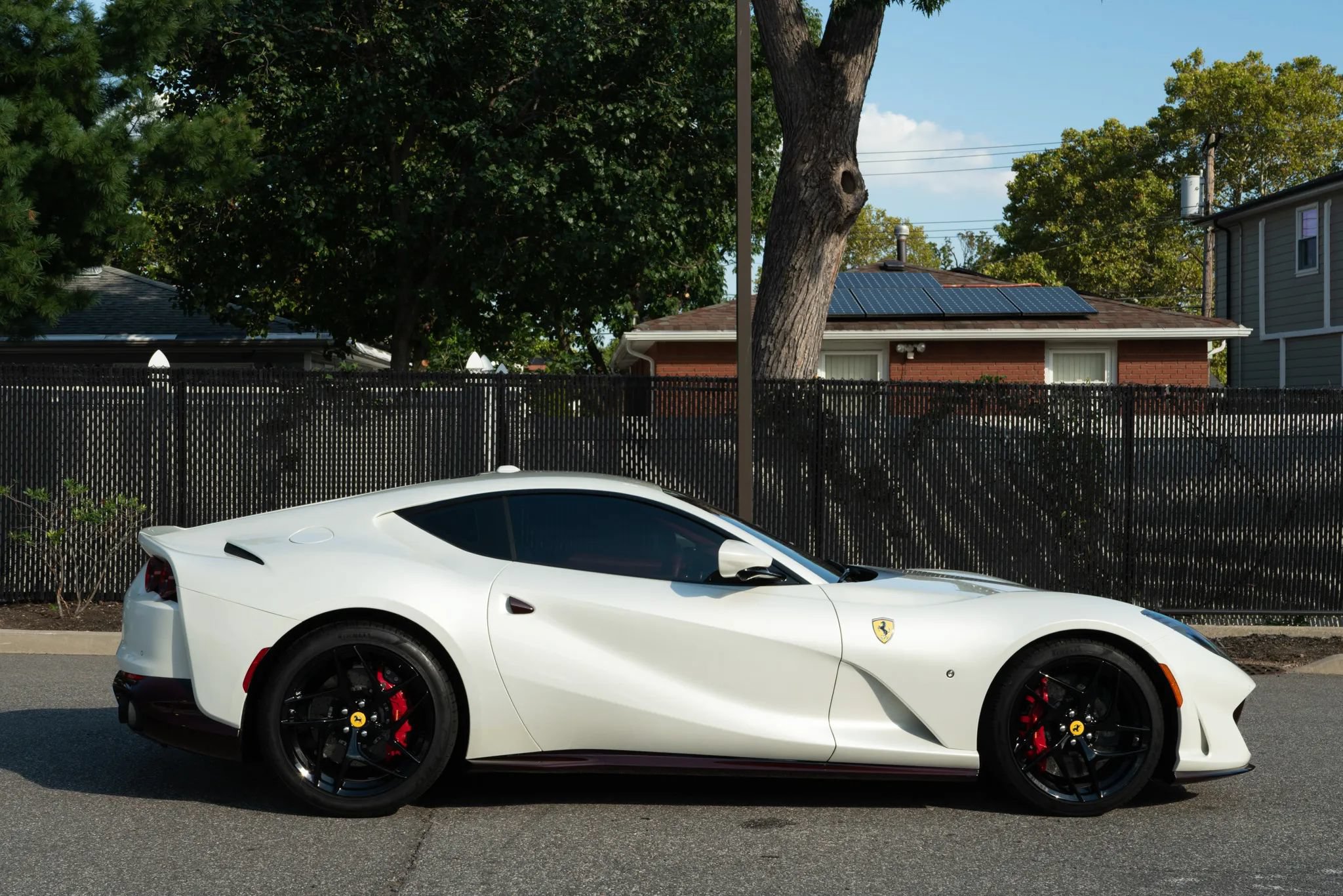 Used 2020 Ferrari 812 Superfast RWD image 7
