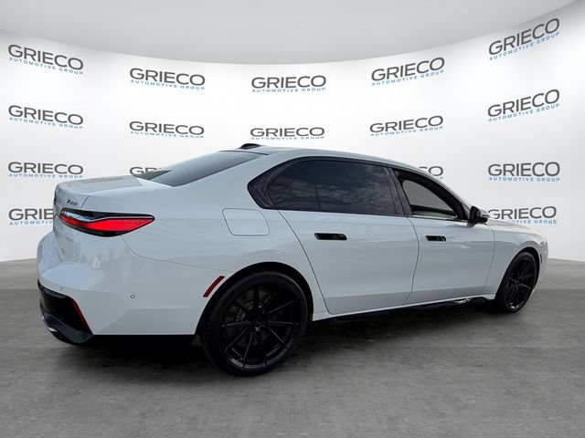 Used 2023 BMW 760i xDrive AWD/4WD image 7
