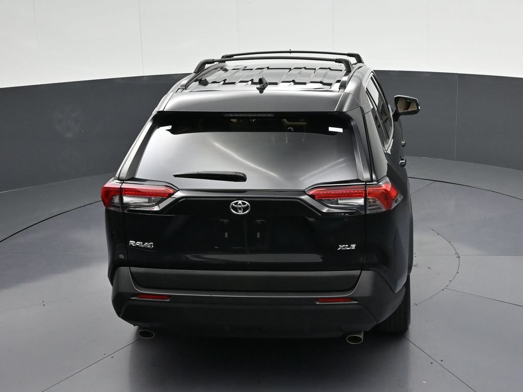 Used 2020 Toyota RAV4 XLE w/ Convenience Package FWD image 21