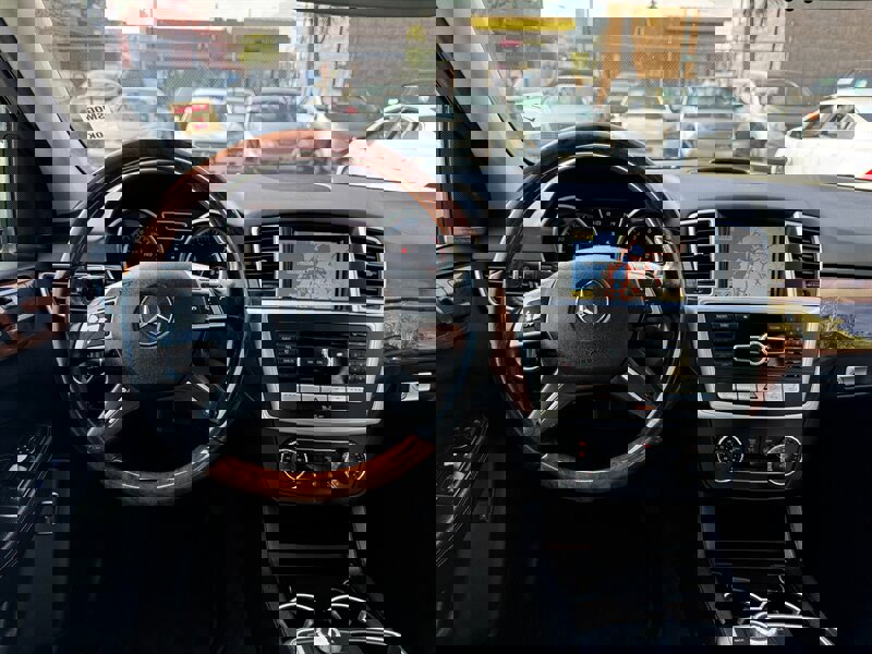 Used 2012 Mercedes-Benz ML 550 4MATIC image 17