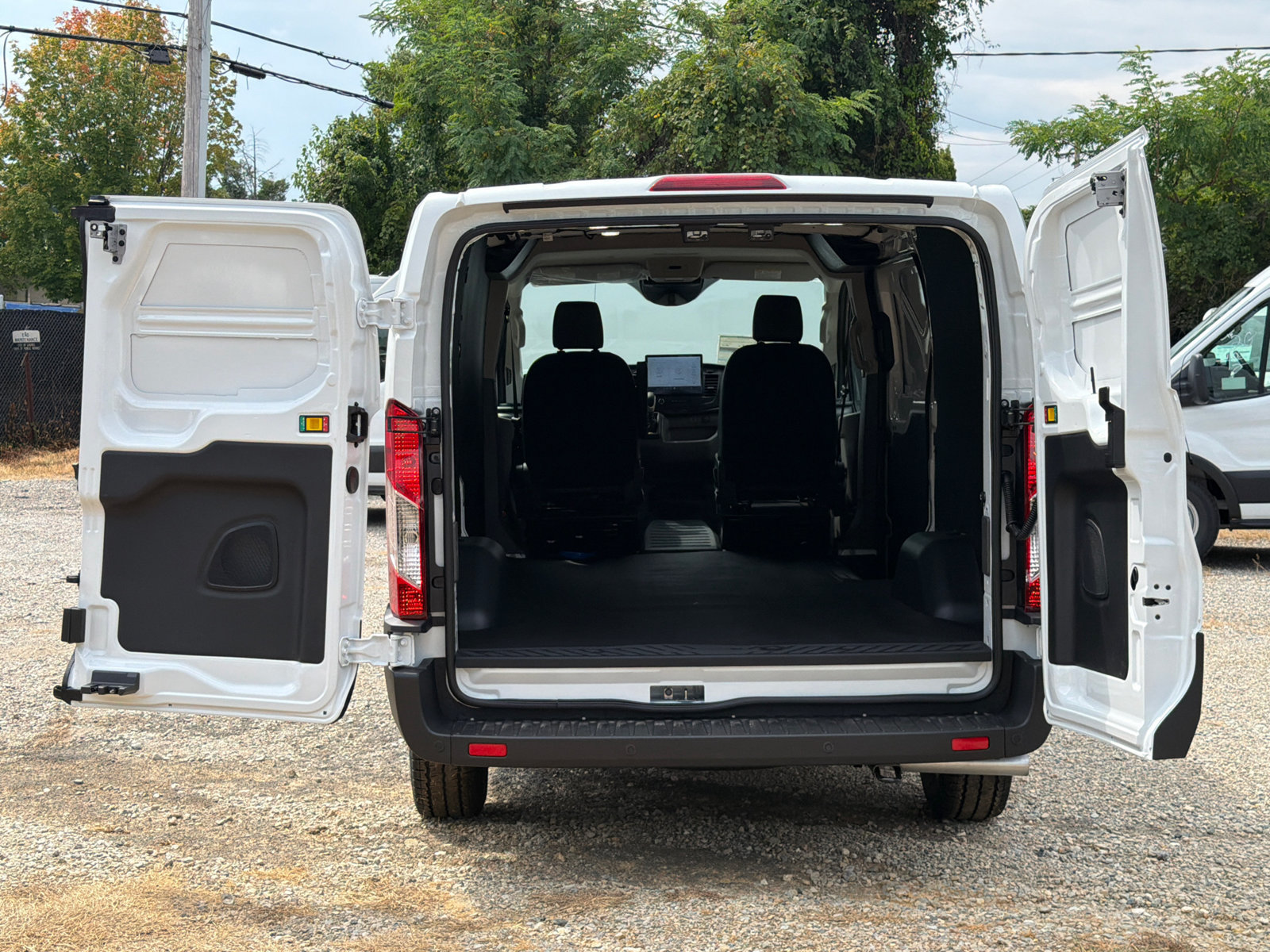 New 2027 Ford Transit 150 Low Roof w/ Load Area Protection Package RWD image 9