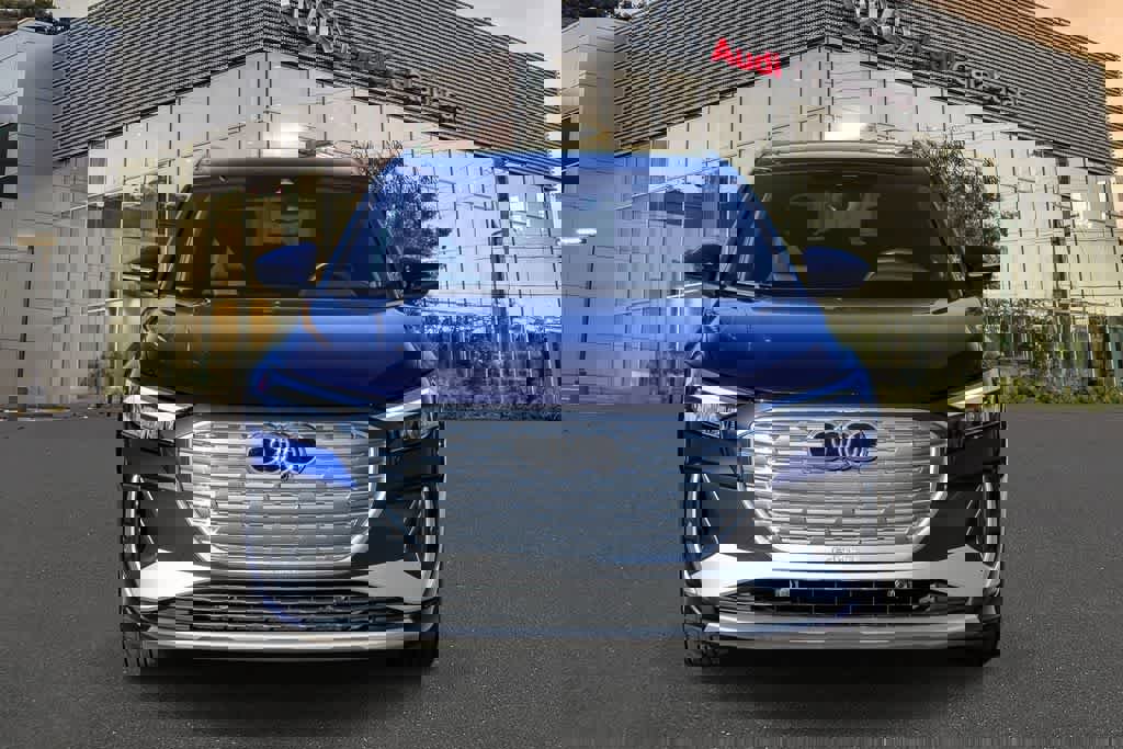 Used 2025 Audi Q4 e-tron Premium Plus w/ Premium Plus AWD/4WD image 6