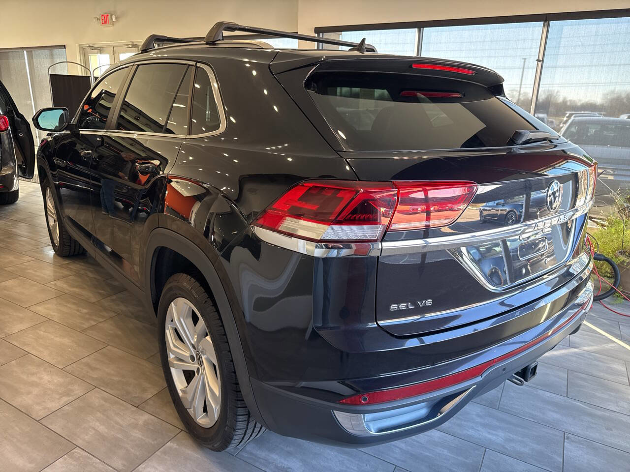 Used 2020 Volkswagen Atlas Cross Sport SEL AWD/4WD image 38